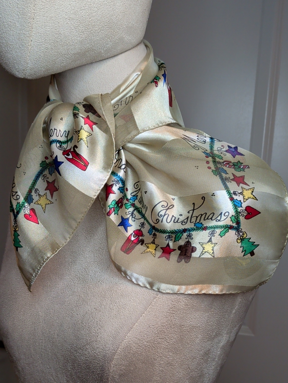 Vintage 70s Holiday Scarf Garland Border "Merry Christmas" Hand Rolled Edges 21"